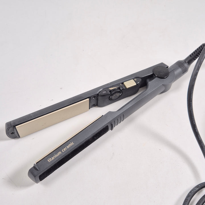 BaByliss Elegant Plattång i Titan-Keramik