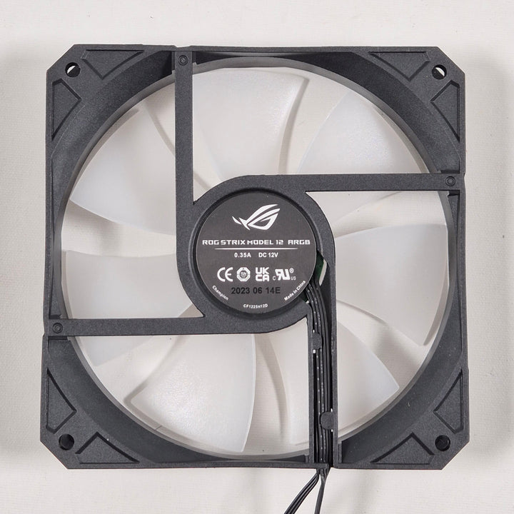 ASUS ROG Strix datorfläkt med RGB-belysning