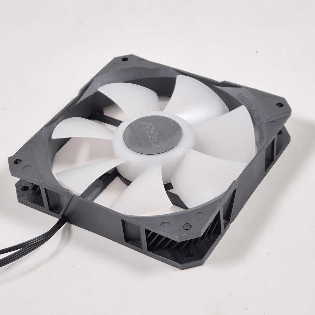 ASUS ROG Strix datorfläkt med RGB-belysning