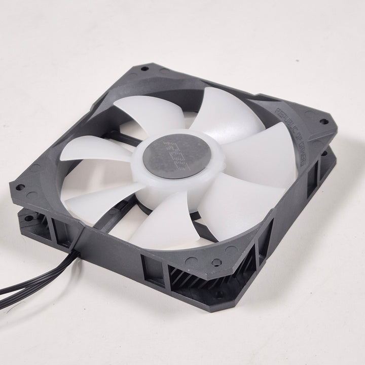 ASUS ROG Strix datorfläkt med RGB-belysning