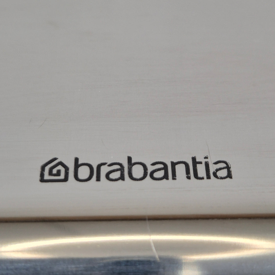 Brabantia brödlåda i rostfritt stål modern