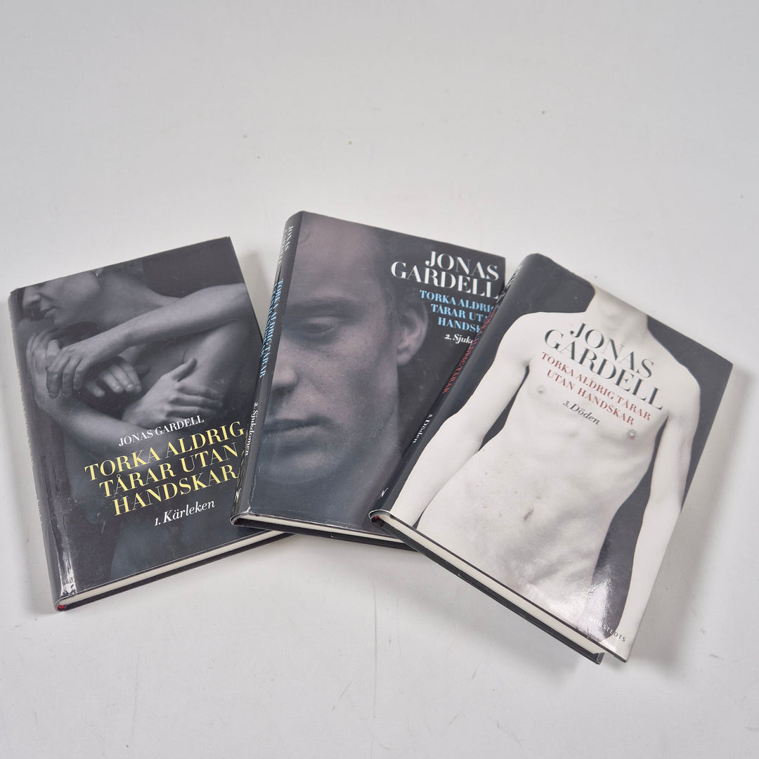 Jonas Gardells gripande trilogi i gott skick
