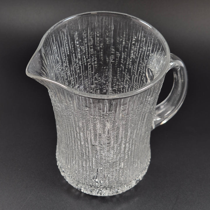 Retro karaff i pressat glas med struktur