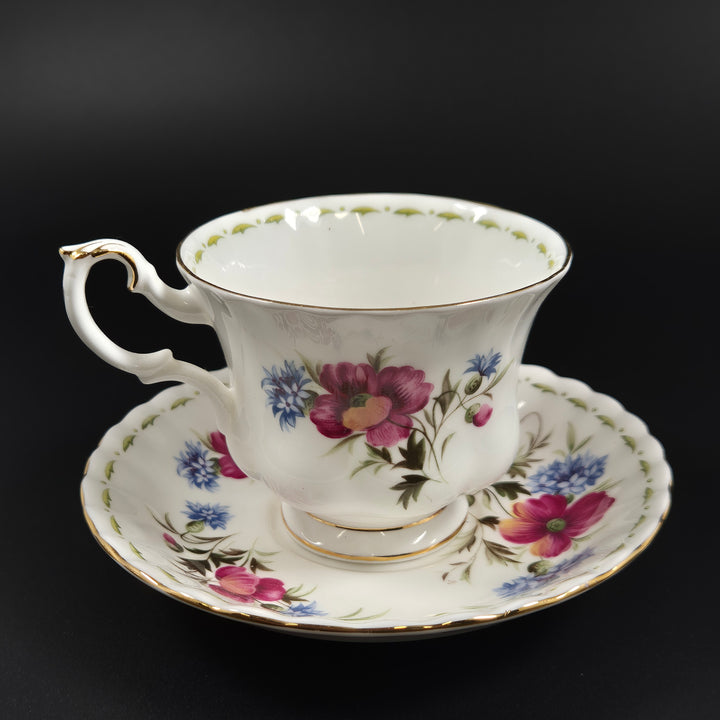 Royal Albert tekopp med fat August Poppy