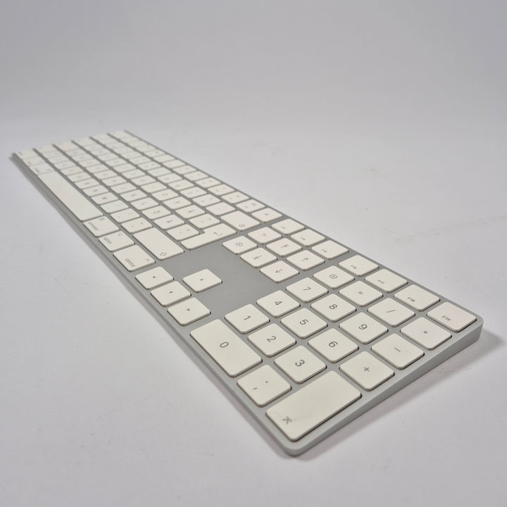 Apple aluminiumtangentbord fullstort med numerisk del