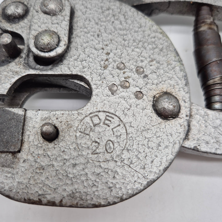 Retro kabelskotång i metall med gula handtag