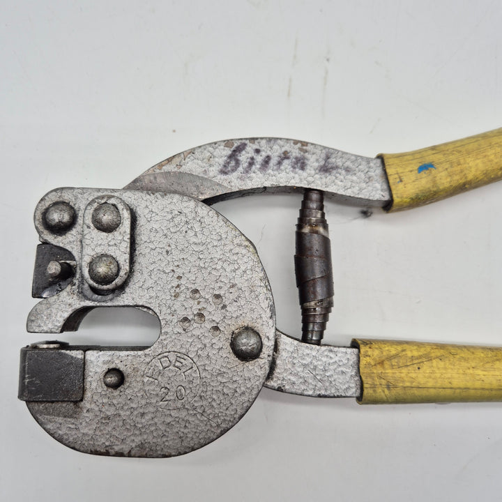 Retro kabelskotång i metall med gula handtag