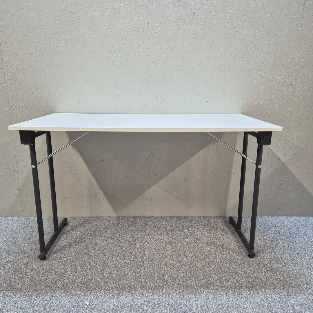 ELJ Bordet AB fällbart skrivbord / hopfällbart bord i trä och metall