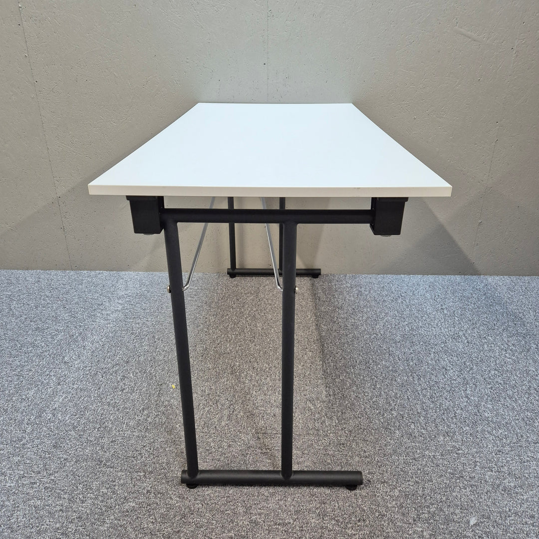 ELJ Bordet AB fällbart skrivbord / hopfällbart bord i trä och metall
