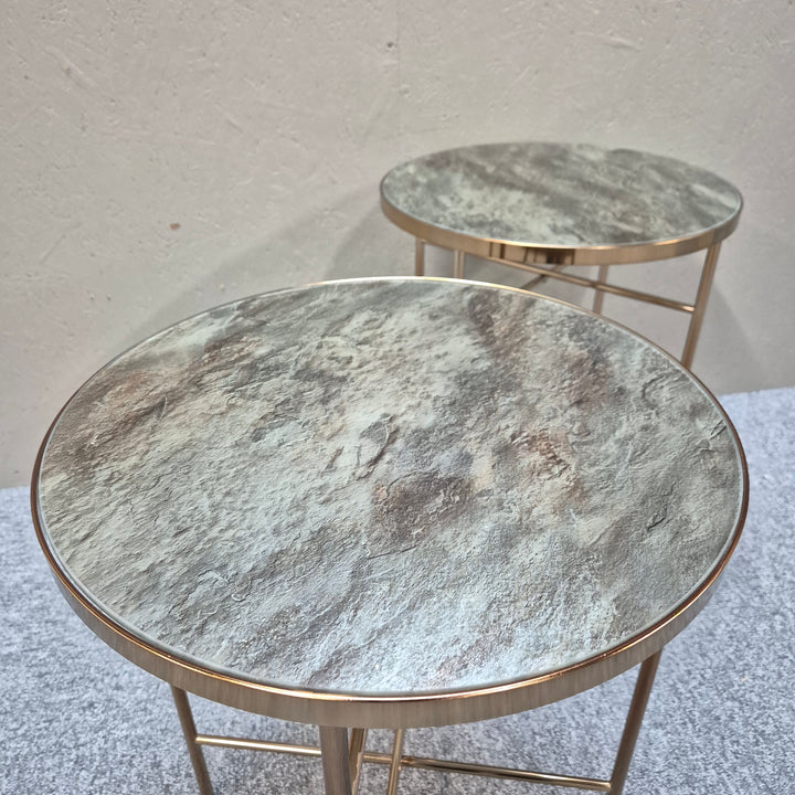 Eleganta runda sidobord 2‑pack marmorlook