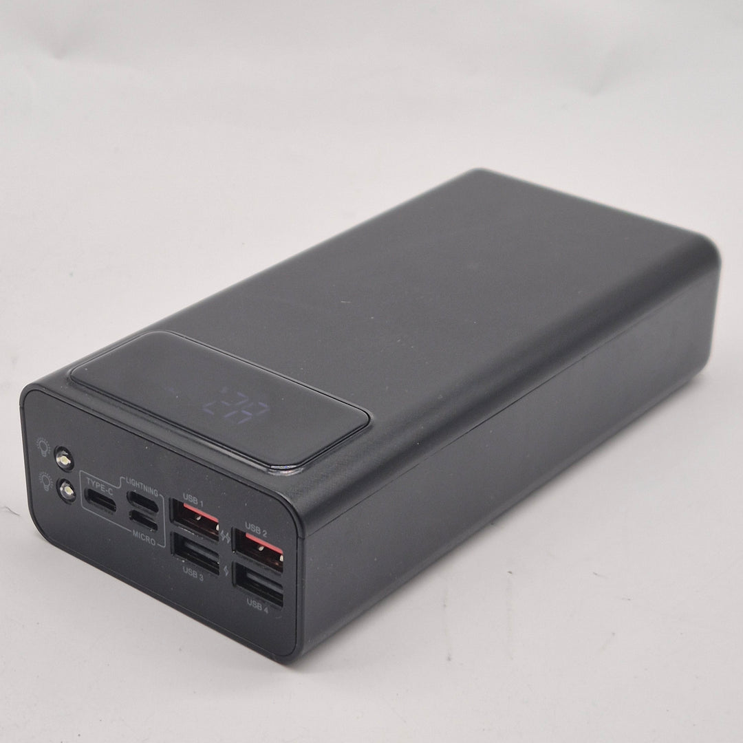 Powerbank 40 000 mAh – Snabbladdning med 4 USB & Type-C