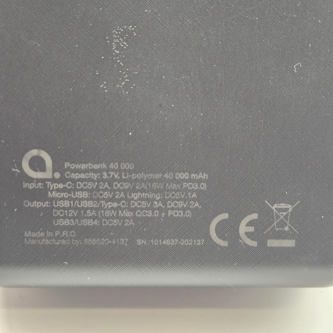 Powerbank 40 000 mAh – Snabbladdning med 4 USB & Type-C