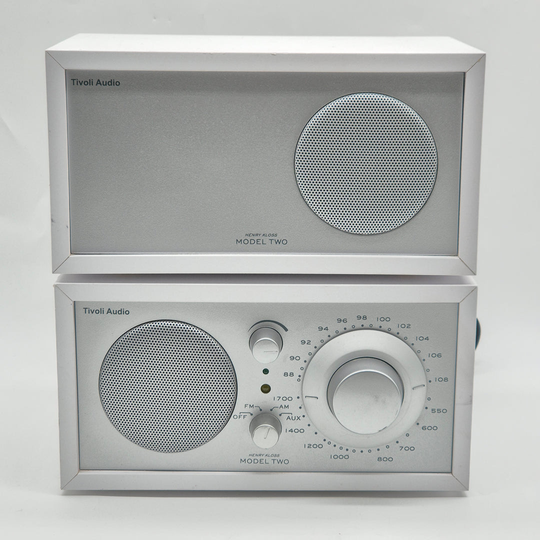 Tivoli Audio Model Two stilrent stereosystem trä
