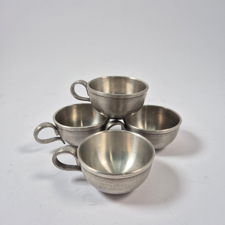 Retro serveringsset i matt silverfärgad metall