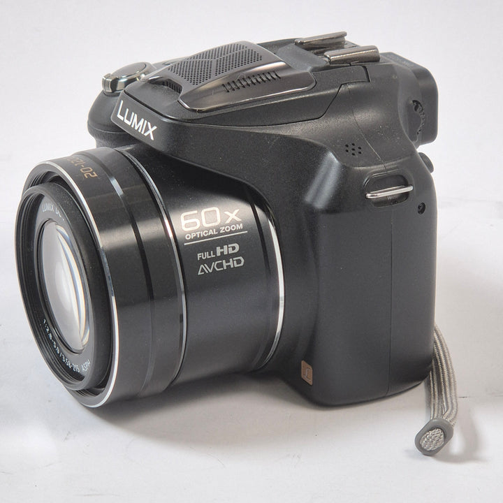 Panasonic Lumix systemkompakt med zoomobjektiv