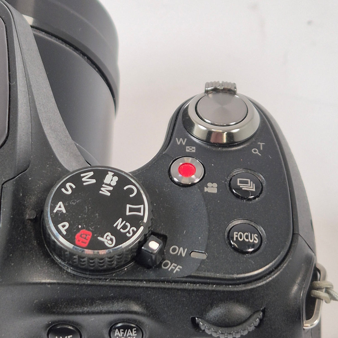 Panasonic Lumix systemkompakt med zoomobjektiv