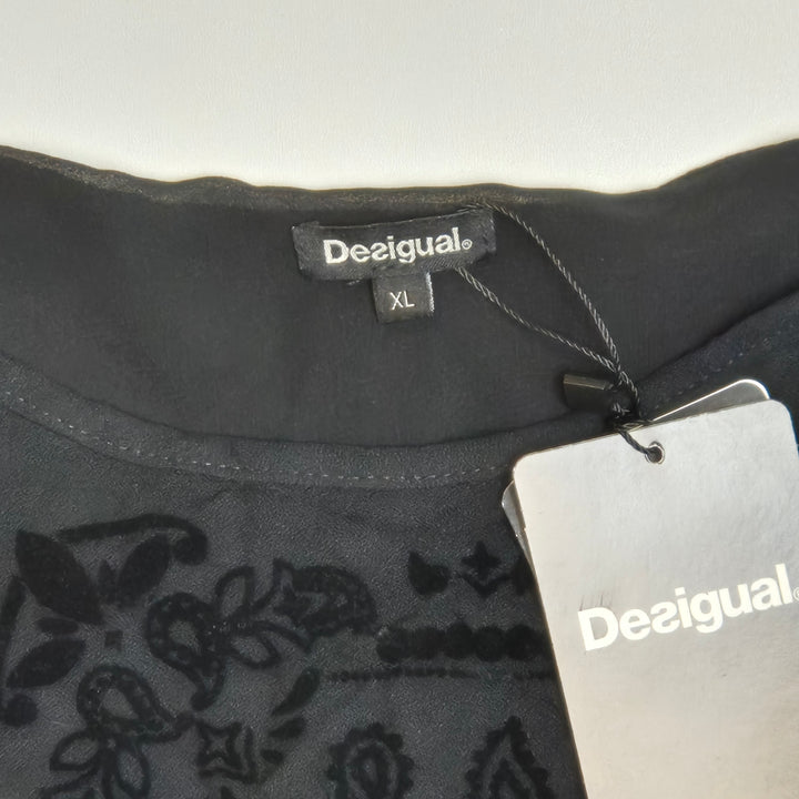Svart Desigual topp XL med sammetsmönster