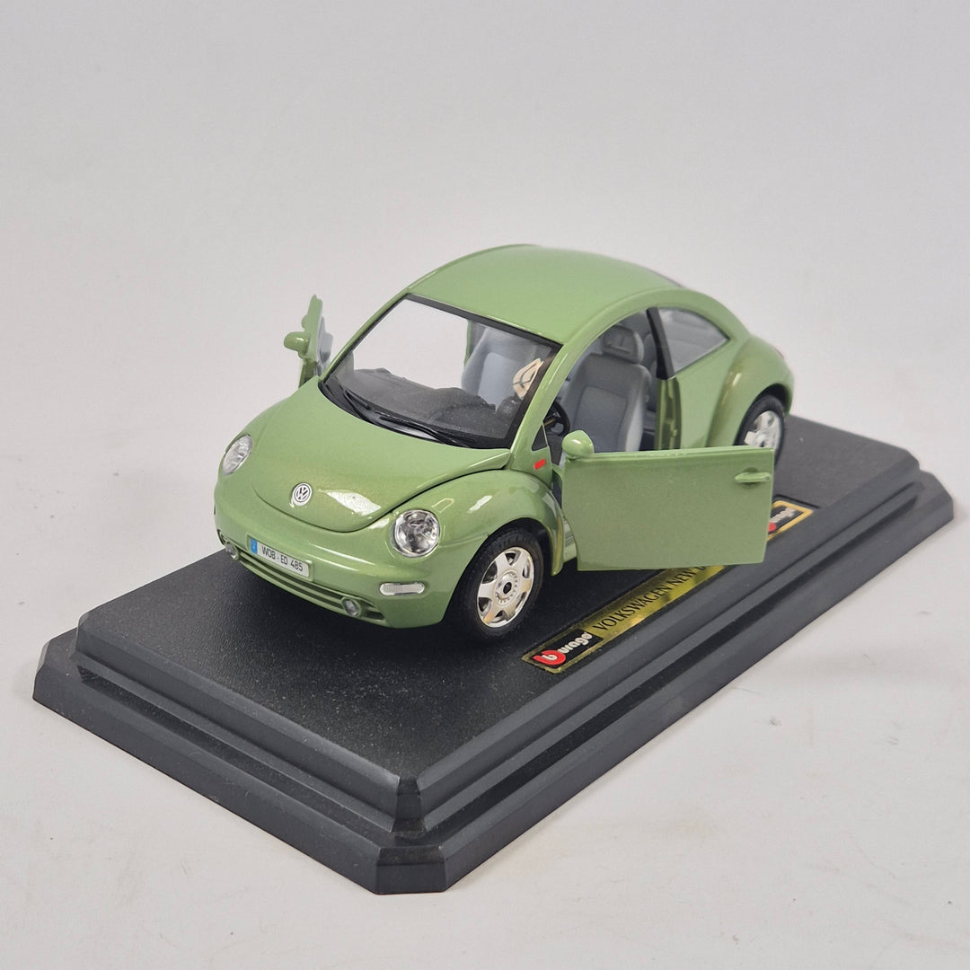 Bburago Volkswagen New Beetle 1998 modellbil retro