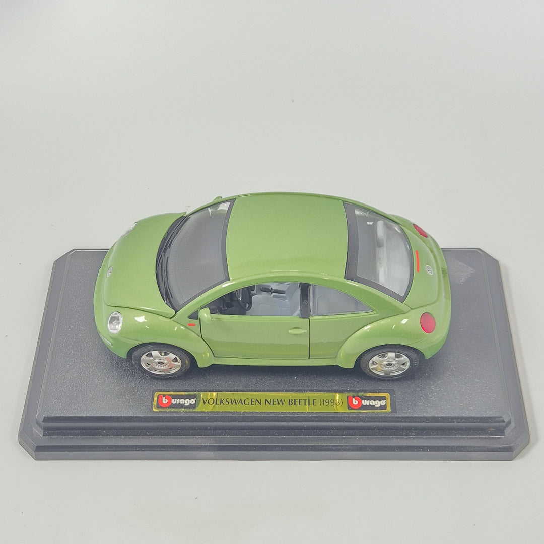Bburago Volkswagen New Beetle 1998 modellbil retro
