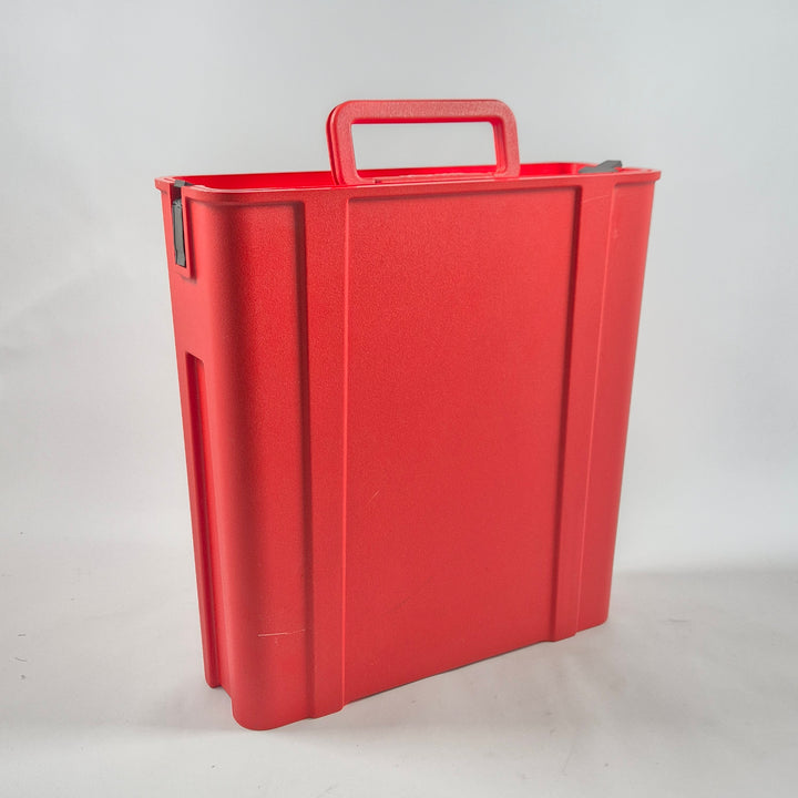 Retro röd skrivmaskin Olivetti Valentine portabel