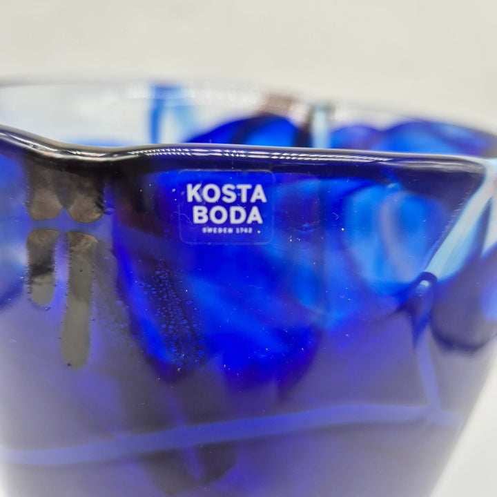 Elegant koboltblå glasvas Kosta Boda