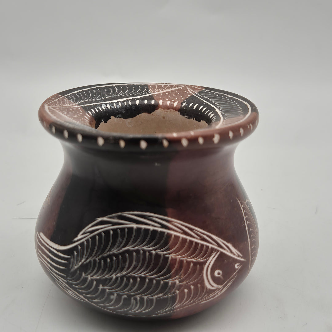 Handgjord vintage keramikvas Kenya med fiskmotiv
