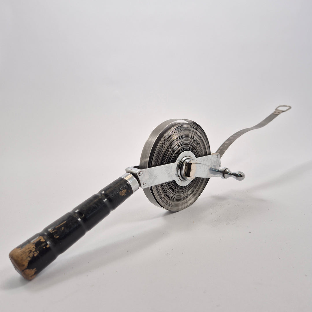 Retro rullmåttband i metall med fodral