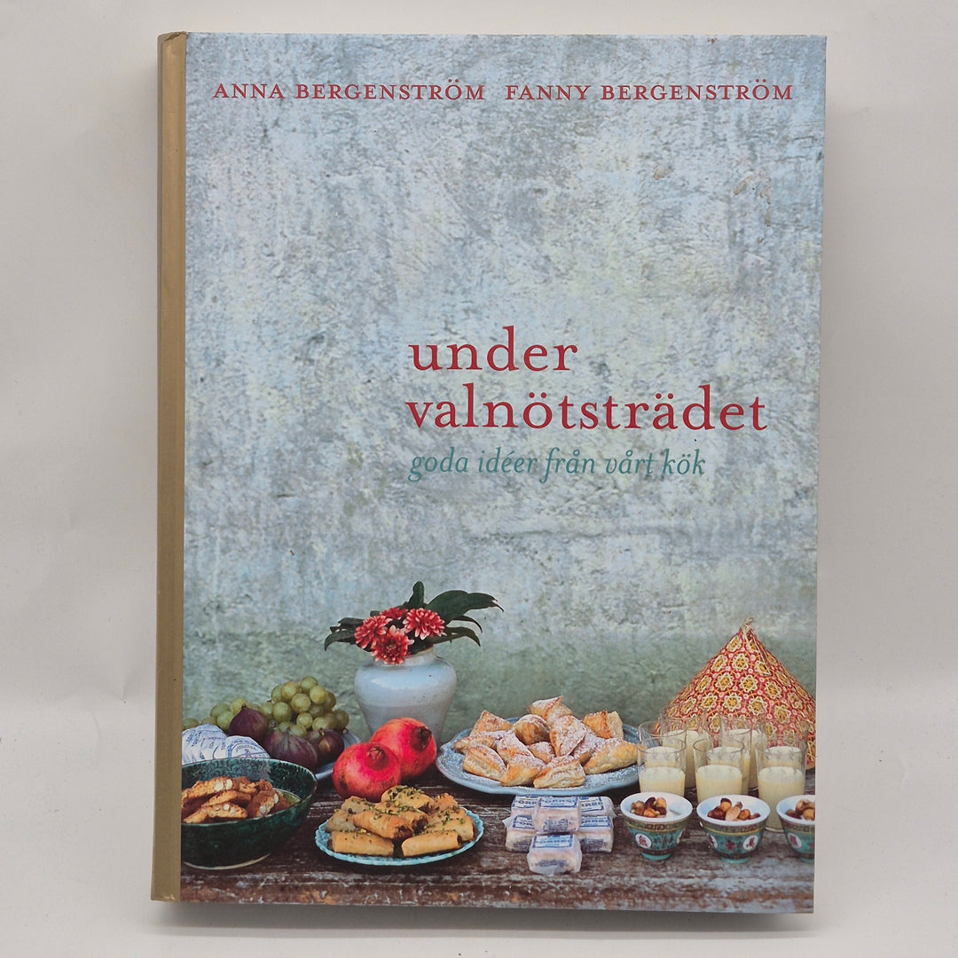 Under valnötsträdet kokbok hårdpärm modern