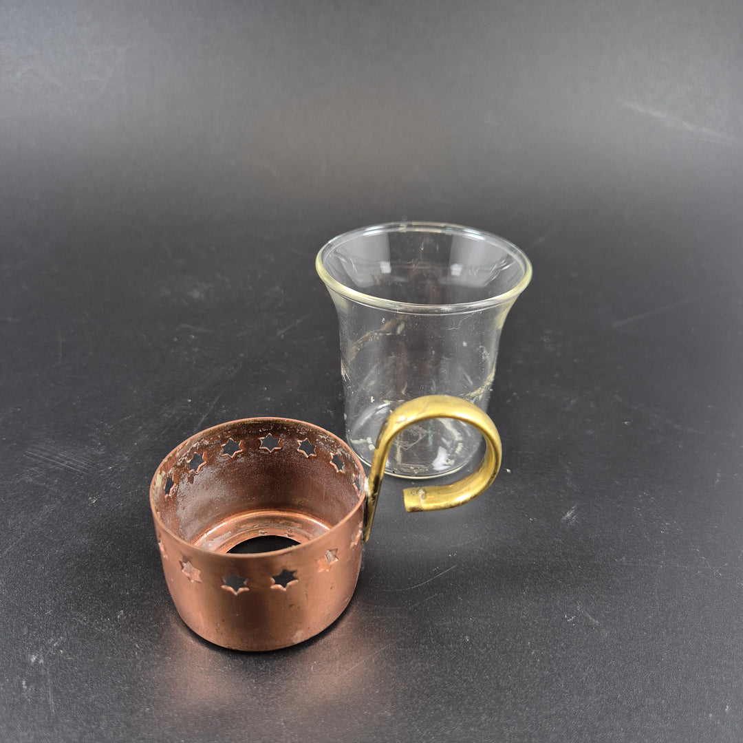 Retro espressokoppar i glas med kopparhölje