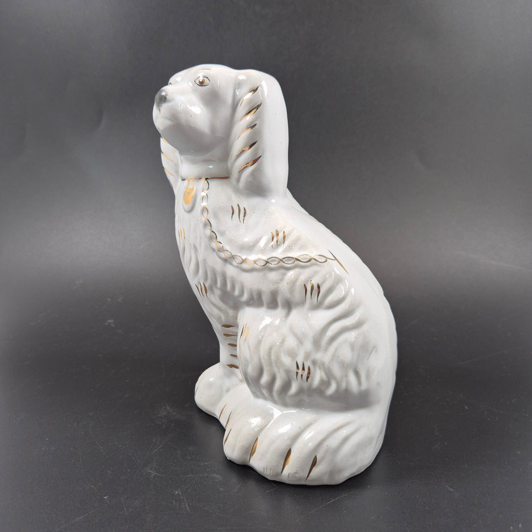 Vintage porslinshund Staffordshire stil vit med guld