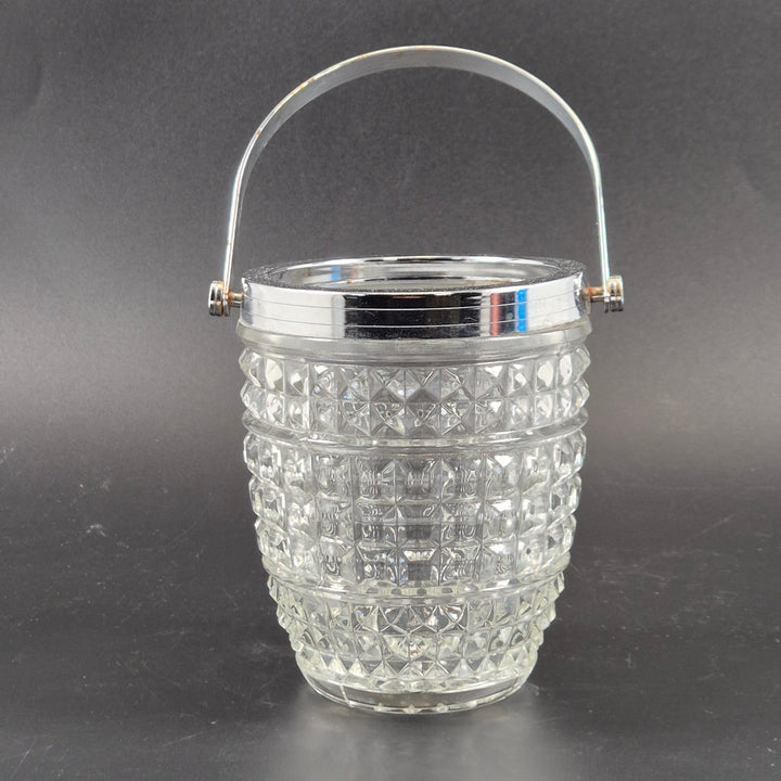 Retro ishink i pressat glas med metallhandtag