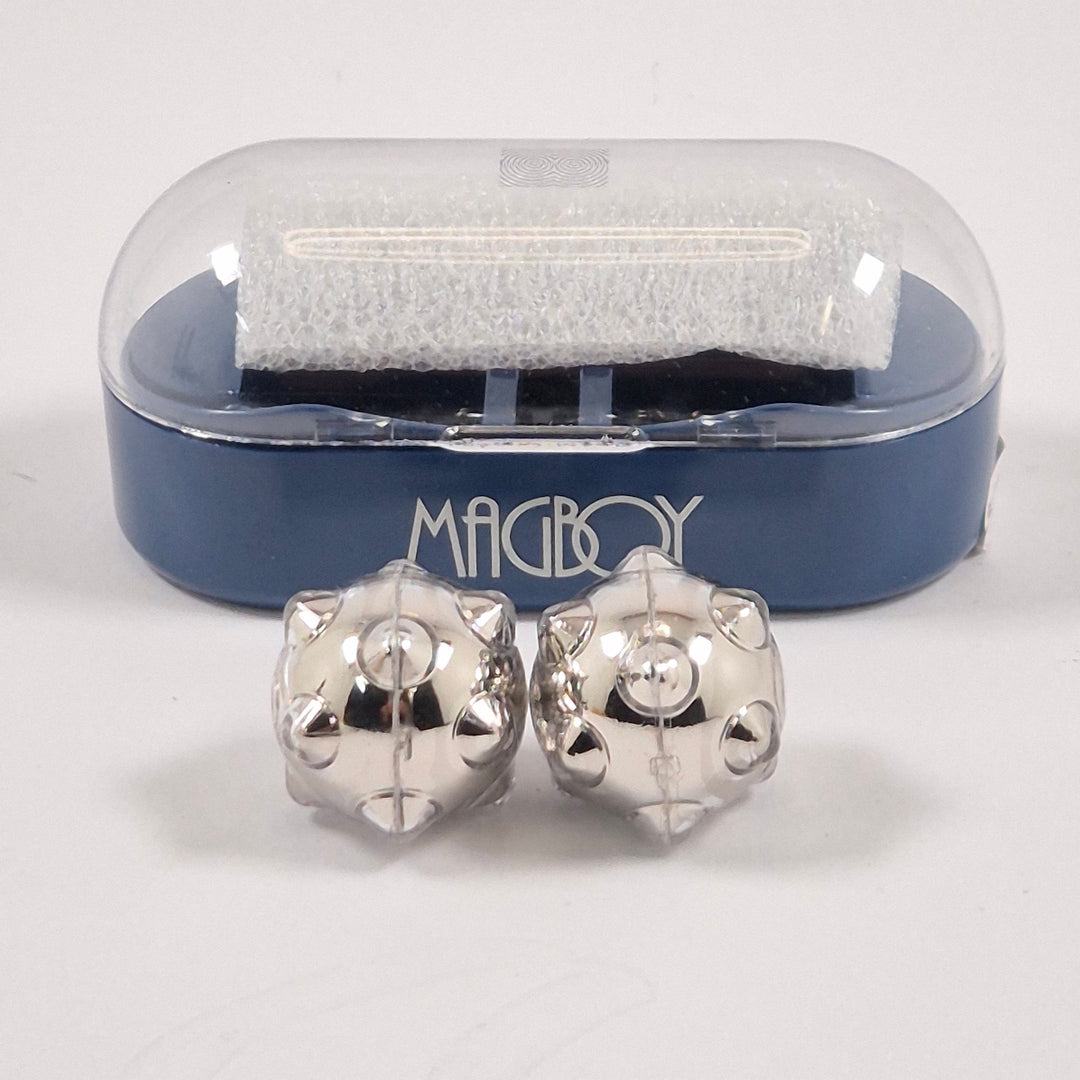 Nikken Magboy handmassage med metallkulor i etui