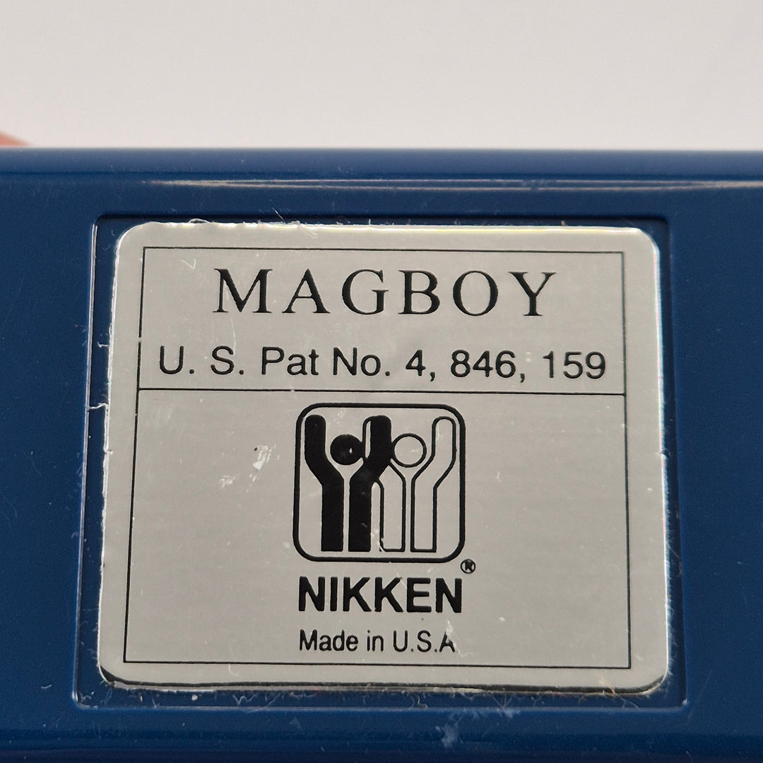 Nikken Magboy handmassage med metallkulor i etui