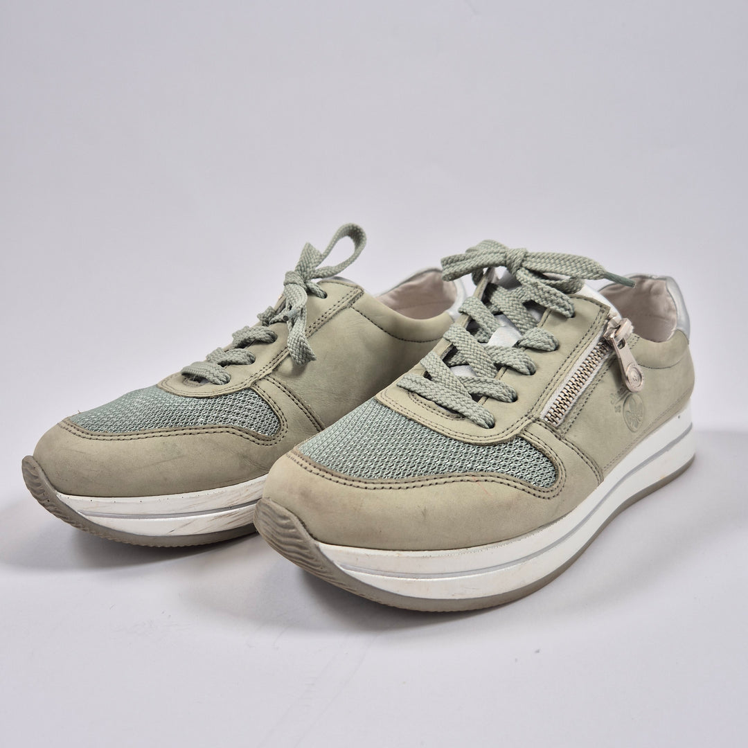 Ljusgröna Rieker sneakers snörning dragkedja 38