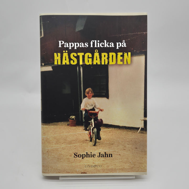 Pappas flicka på hästgården inbunden bok