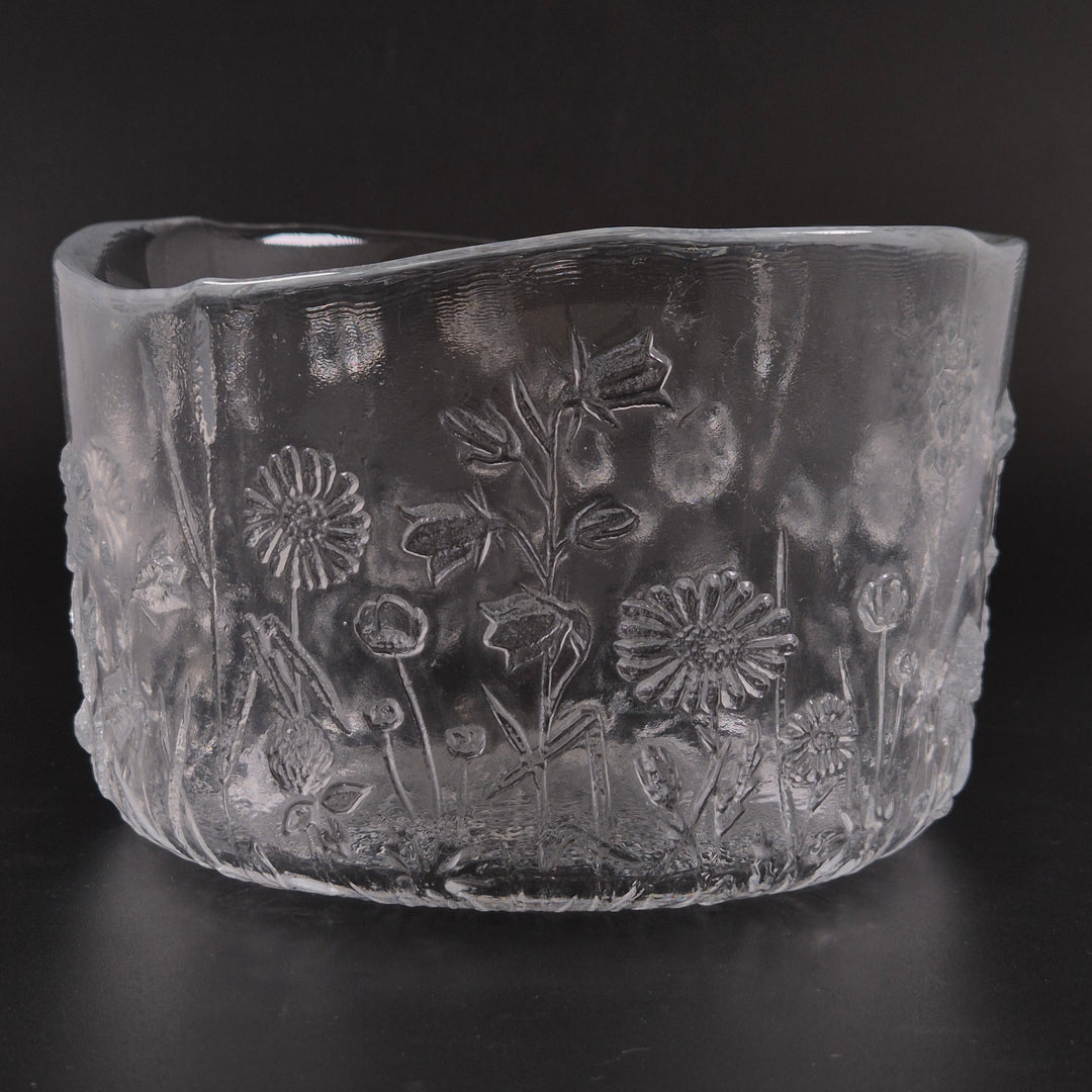 Retro glasskål med blommönster och vågig kant