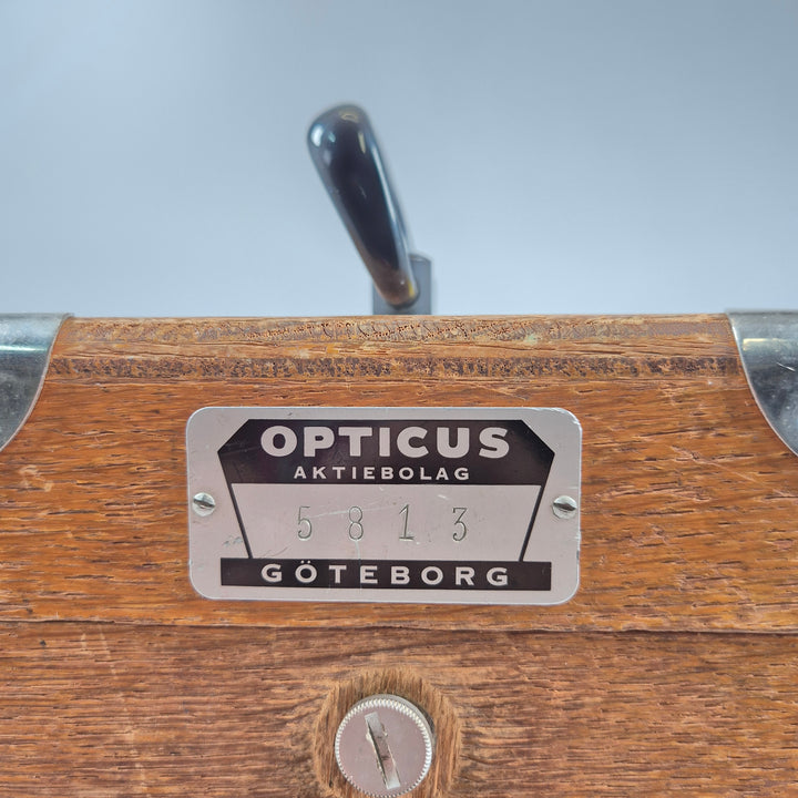 Retro optiskt nivelleringsinstrument med träetui