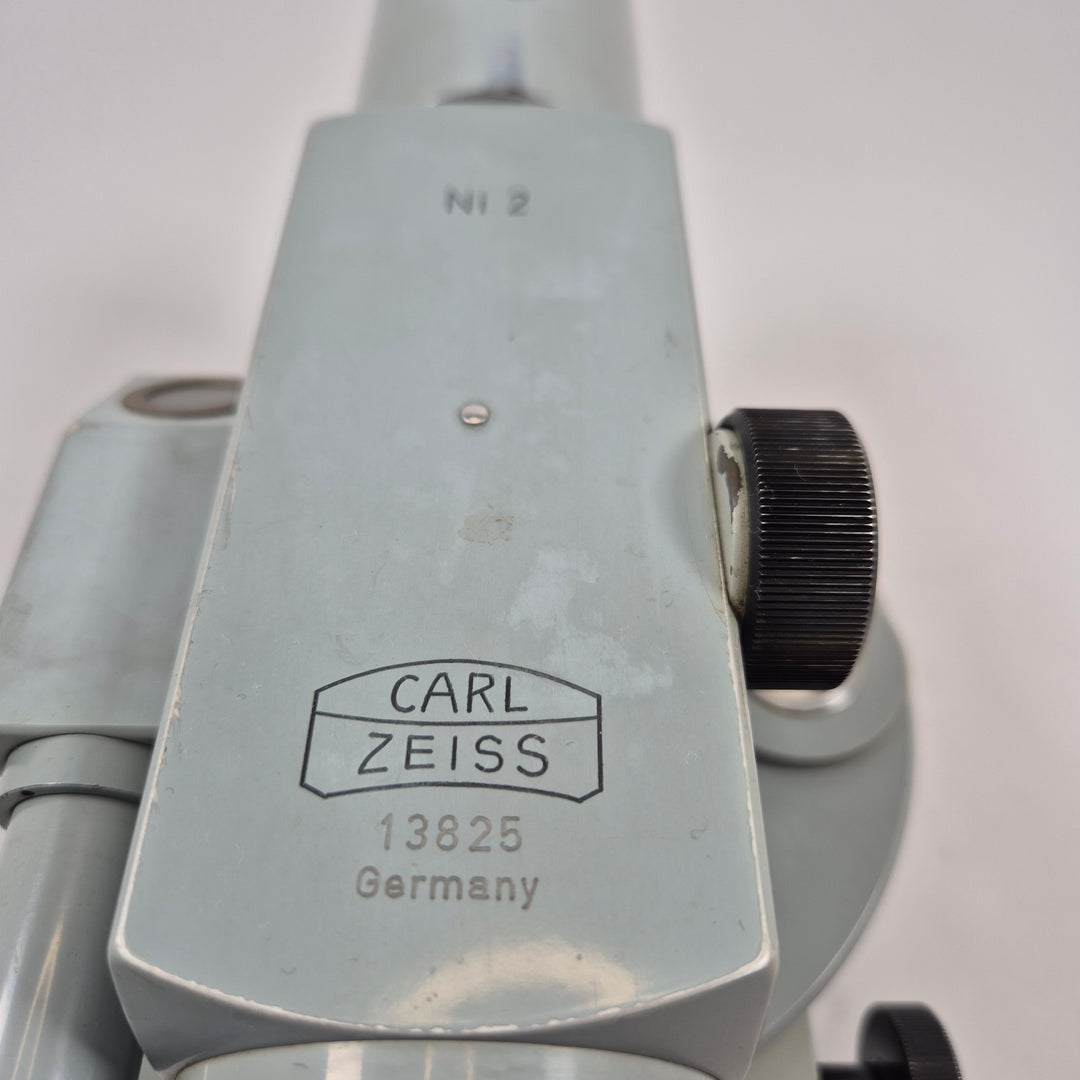 Retro optiskt nivelleringsinstrument med träetui