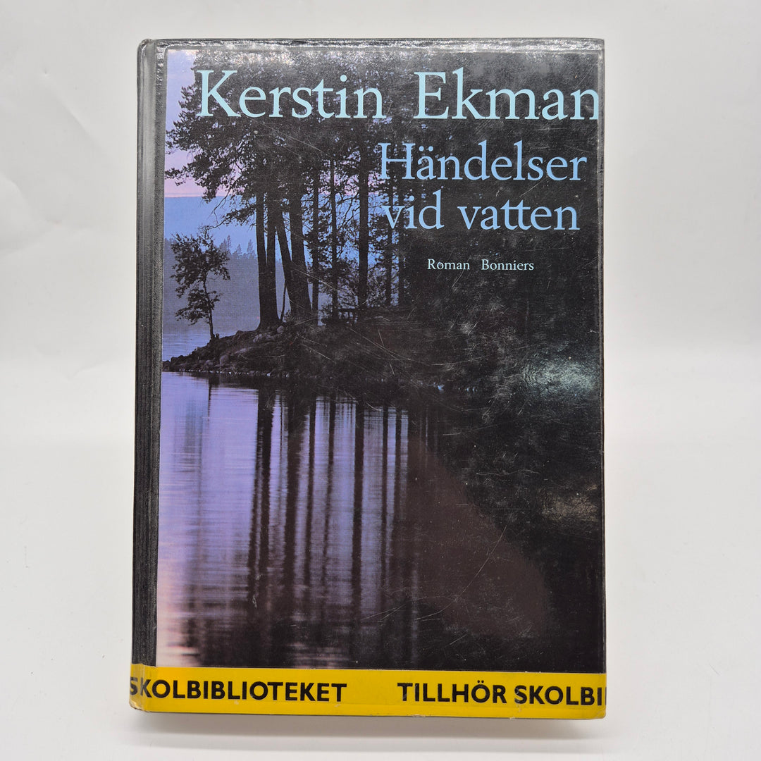 Händelser vid vatten inbunden roman begagnad