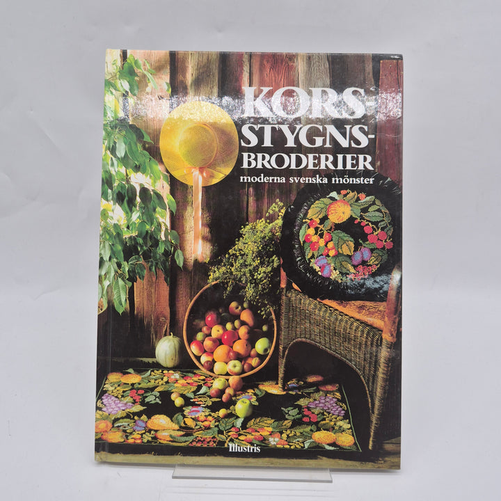Korsstygnsbroderier bok retro Illustris svenska mönster