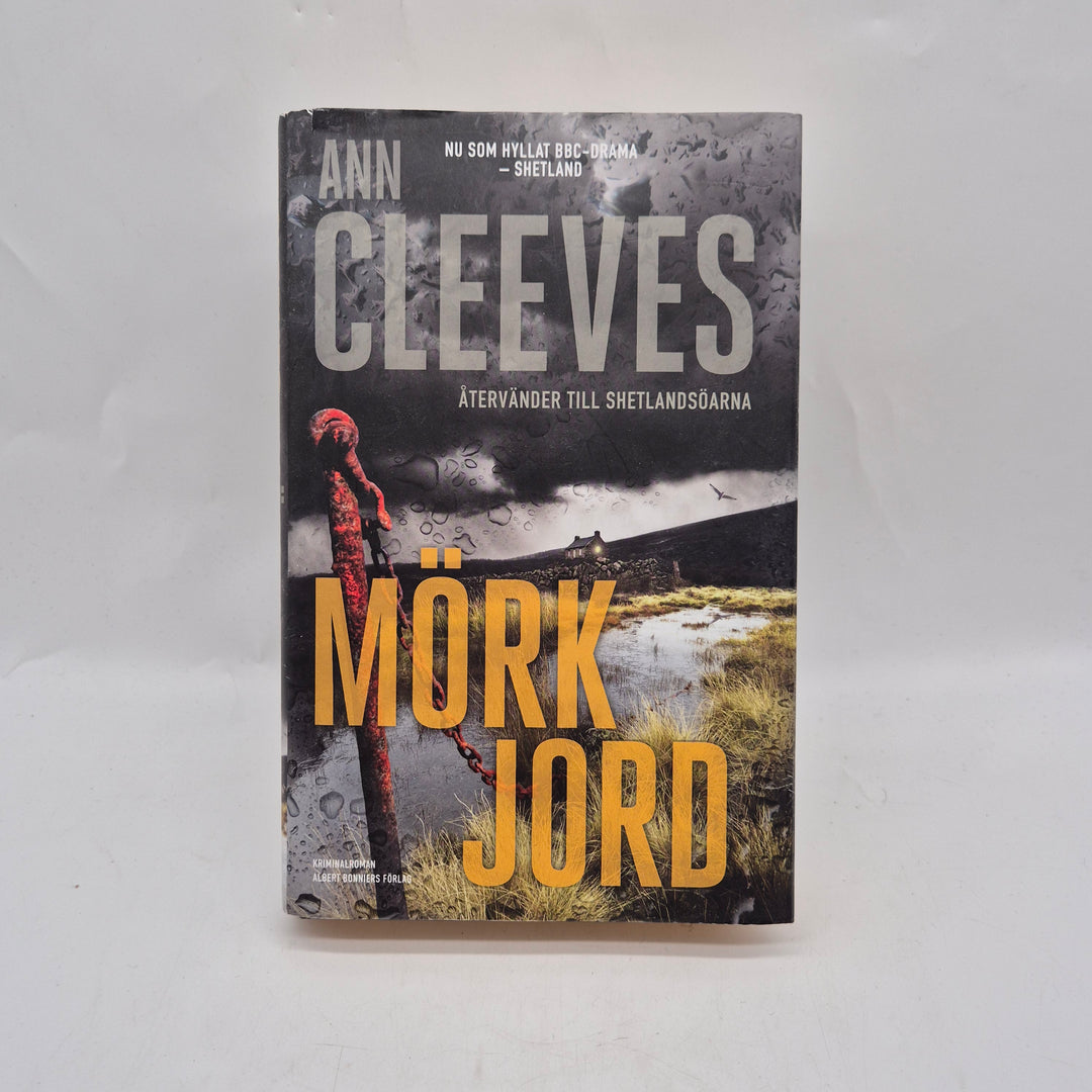 Mörk jord kriminalroman Ann Cleeves inbunden begagnad