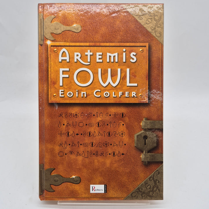 Artemis Fowl ungdomsbok inbunden svensk utgåva