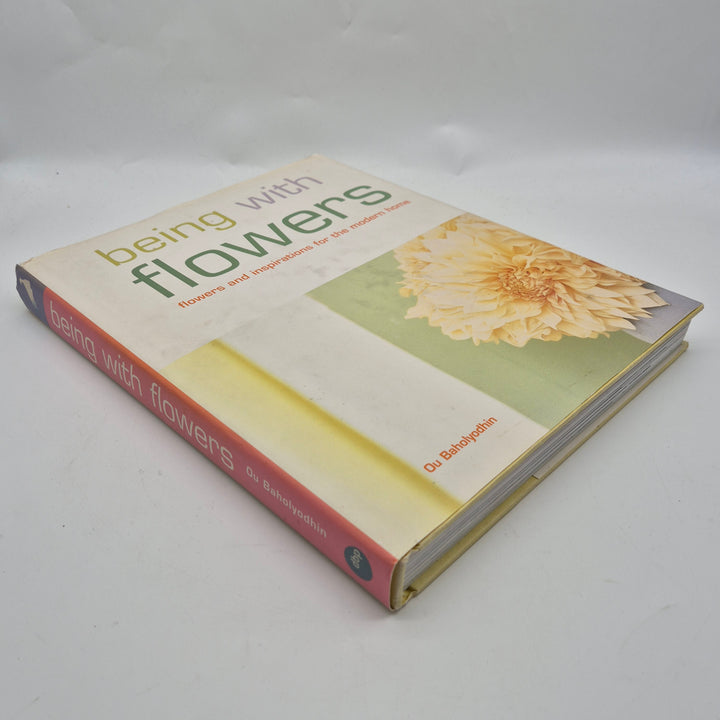 Being With Flowers inredningsbok Ou Baholyodhin