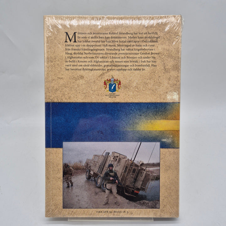 Modern militärhistorisk faktabok med kartor