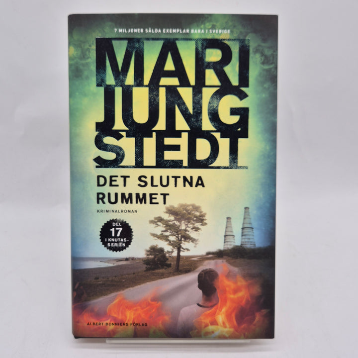 Det slutna rummet Mari Jungstedt inbunden kriminalroman