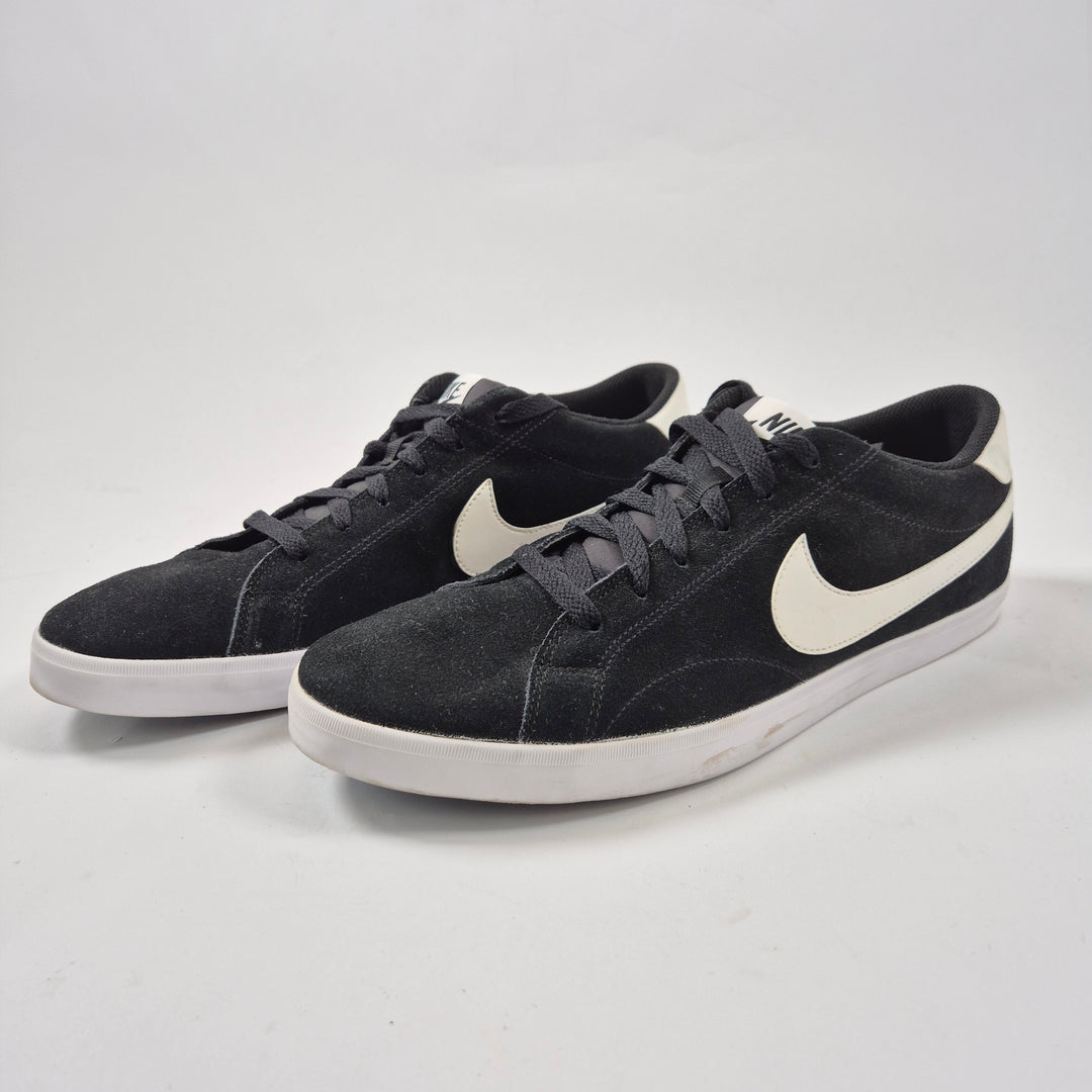 Klassiska svarta Nike herrsneakers mocka EU 45