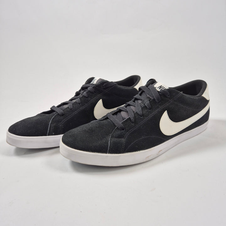Klassiska svarta Nike herrsneakers mocka EU 45
