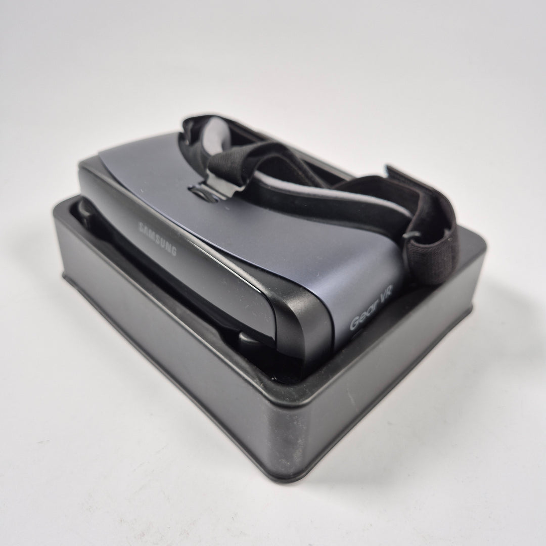 Samsung Gear VR headset med handkontroll