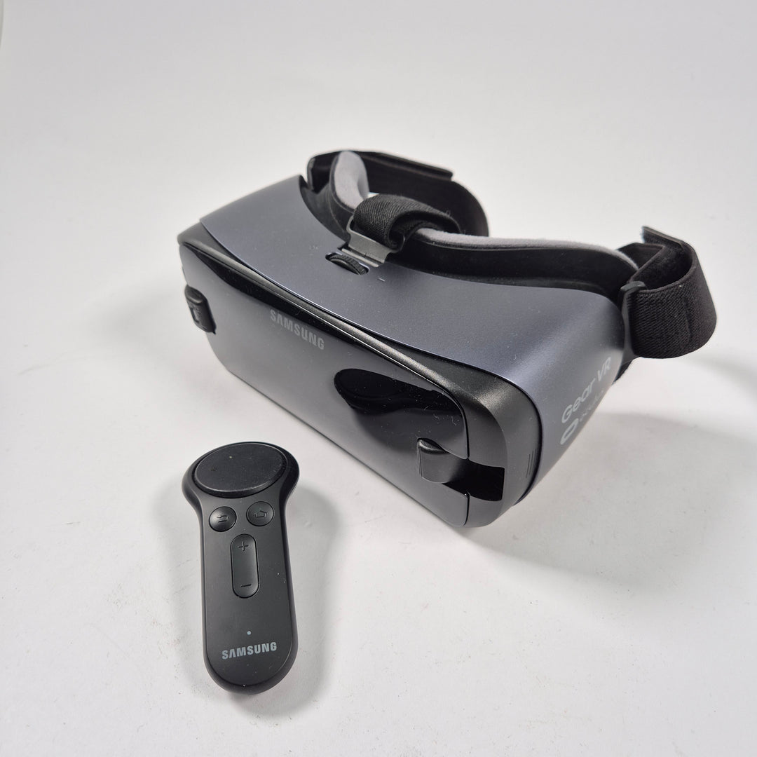 Samsung Gear VR headset med handkontroll