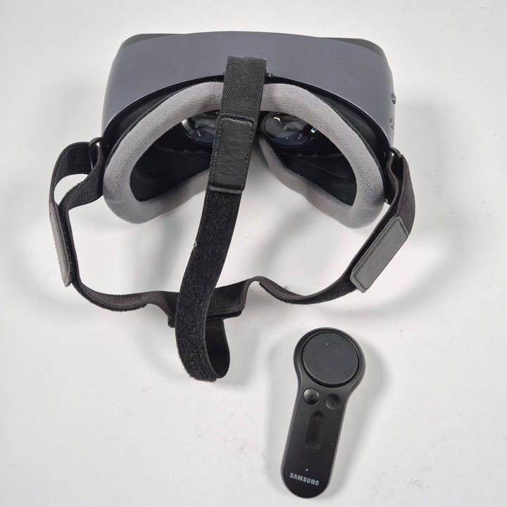 Samsung Gear VR headset med handkontroll